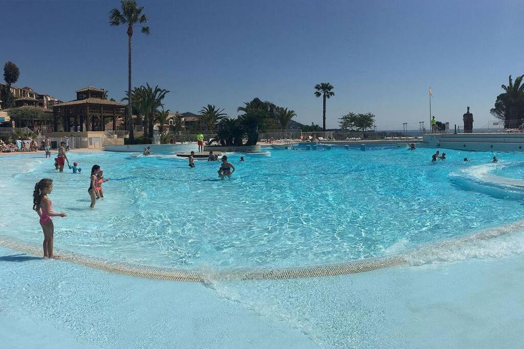 Dans Un Cadre D'Exception, Vue Mer Panoramique A Agay Cote D'Azur, Village Vacances Cap Esterel, T2 Avec Jardin, Golf, Climatisation, Wifi, 5 Piscines Saint-Raphael  Luaran gambar