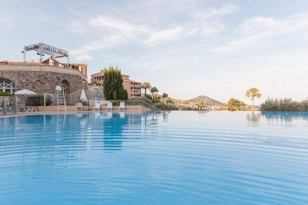 Dans Un Cadre D'Exception, Vue Mer Panoramique A Agay Cote D'Azur, Village Vacances Cap Esterel, T2 Avec Jardin, Golf, Climatisation, Wifi, 5 Piscines Saint-Raphael  Luaran gambar