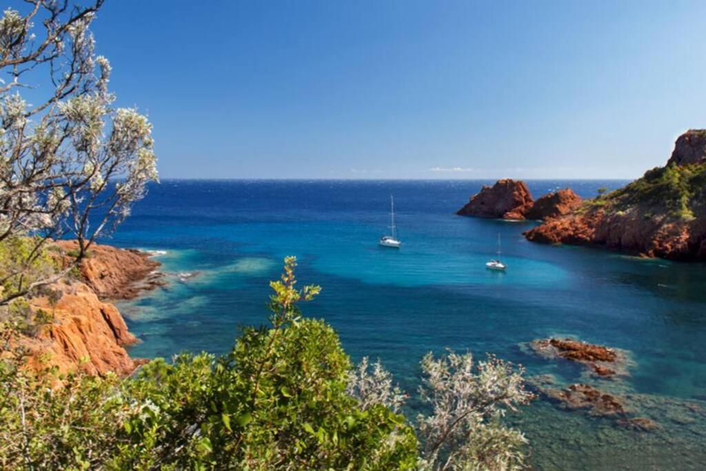 Dans Un Cadre D'Exception, Vue Mer Panoramique A Agay Cote D'Azur, Village Vacances Cap Esterel, T2 Avec Jardin, Golf, Climatisation, Wifi, 5 Piscines Saint-Raphael  Luaran gambar